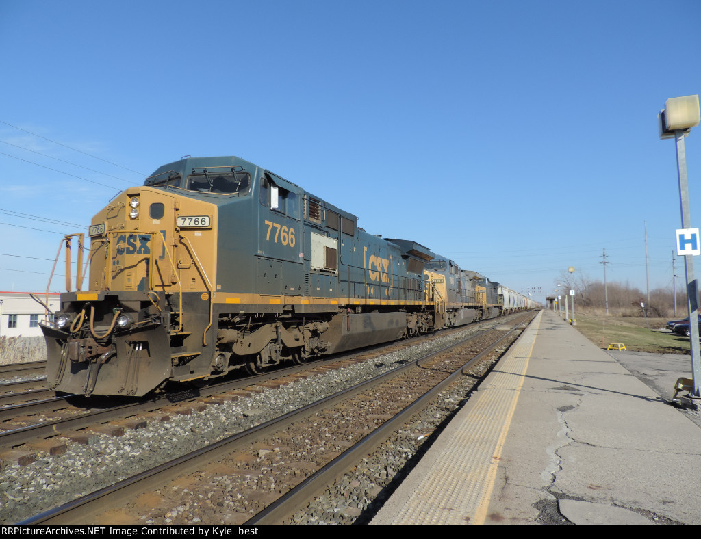 CSX 7766 in full light 